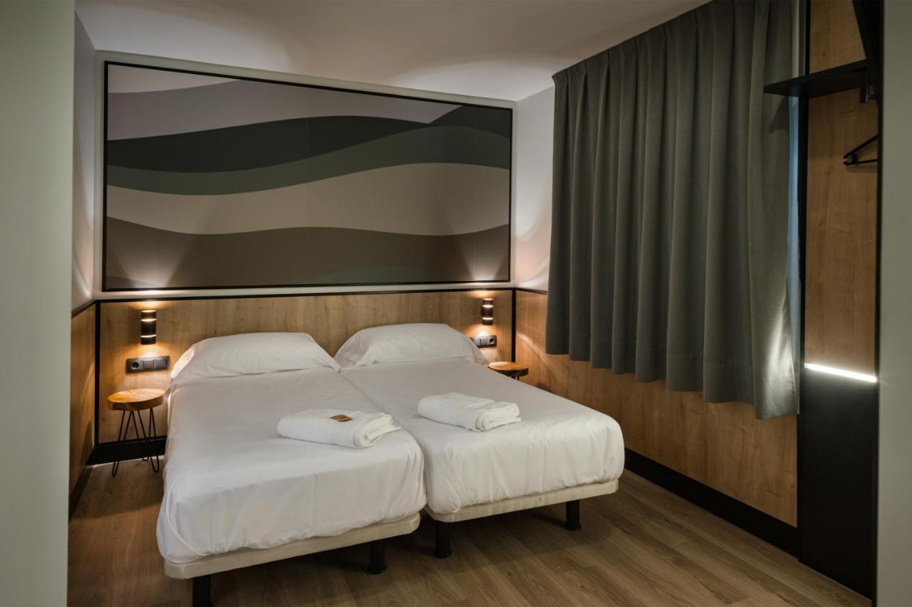 Ibis Styles Figueres Ronda Hotel Exterior foto