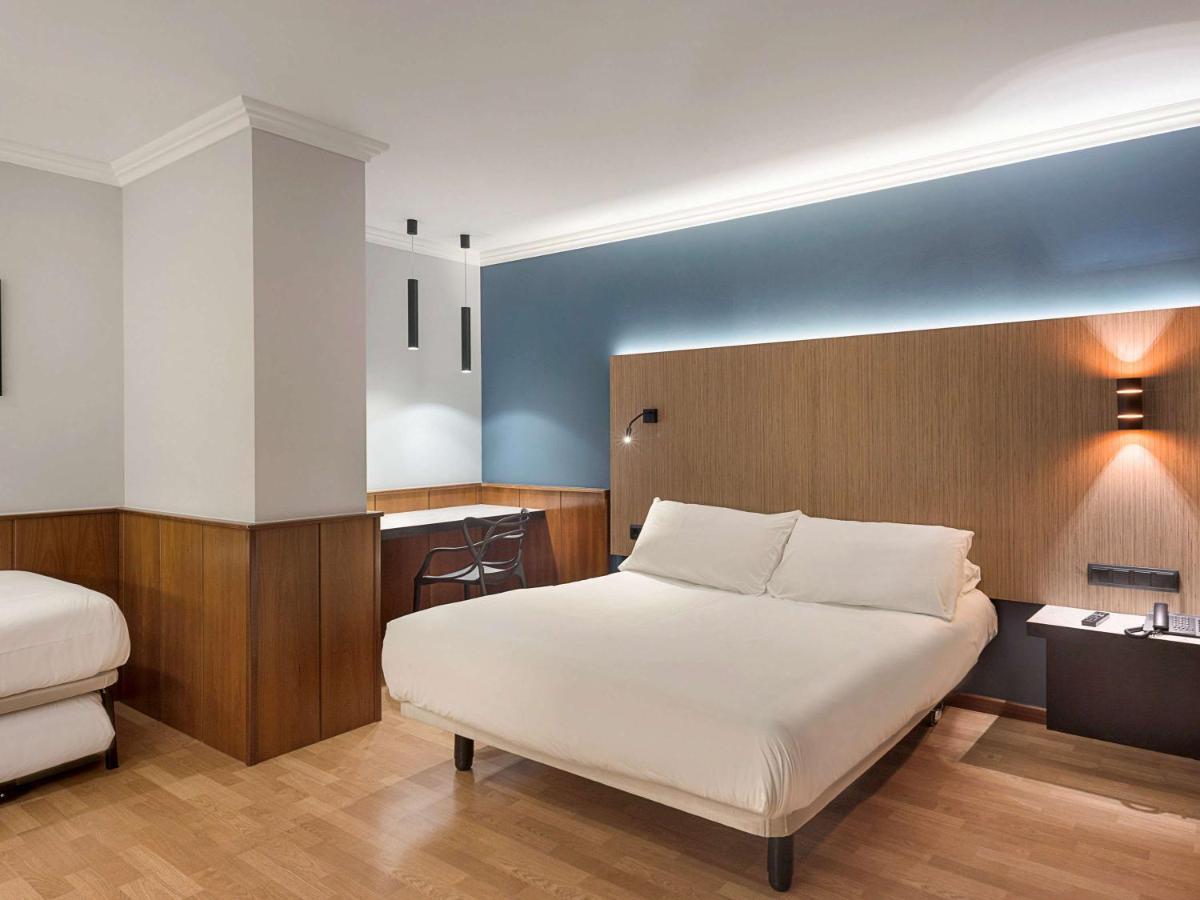 Ibis Styles Figueres Ronda Hotel Exterior foto